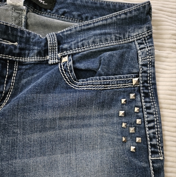 Maurices Premium Women's Blue Distressed Jeans. Size 16 Reg. - Picture 5 of 14